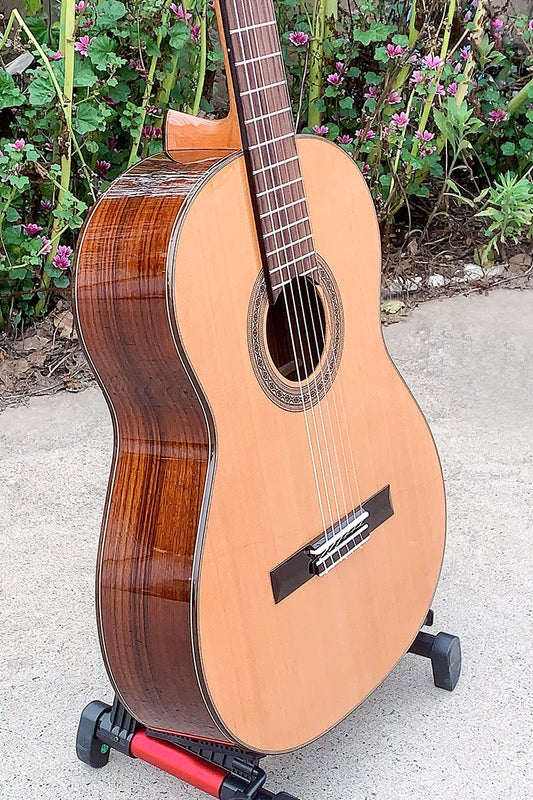 Guitarra de Concierto SC02CRB - Sistema Lattice Cedro/Palosanto Tapa Sólida